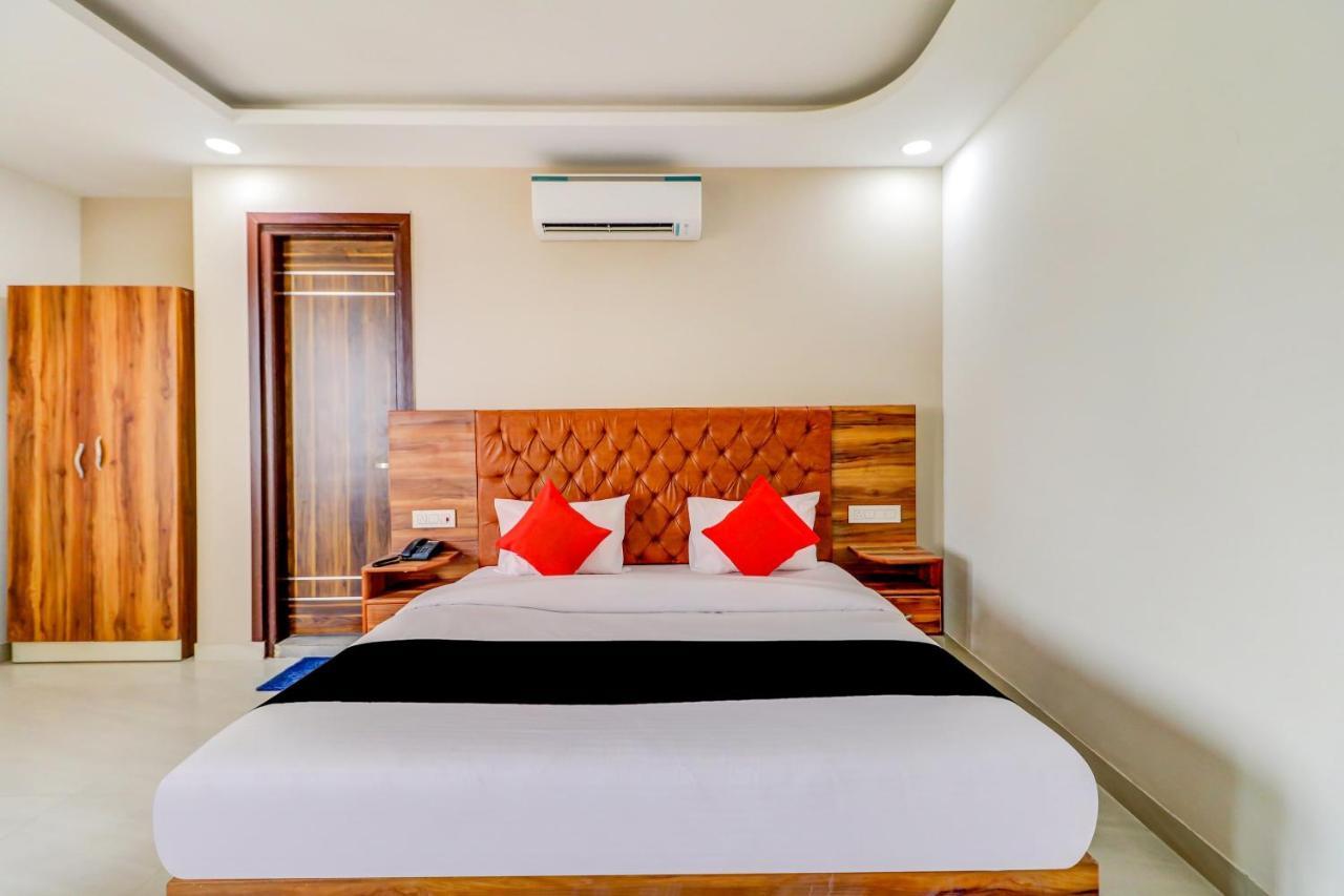 Oyo Flagship 80318 Hotel Sai Plaza Near Indira Gandhi International Airport Neu-Delhi Exterior foto