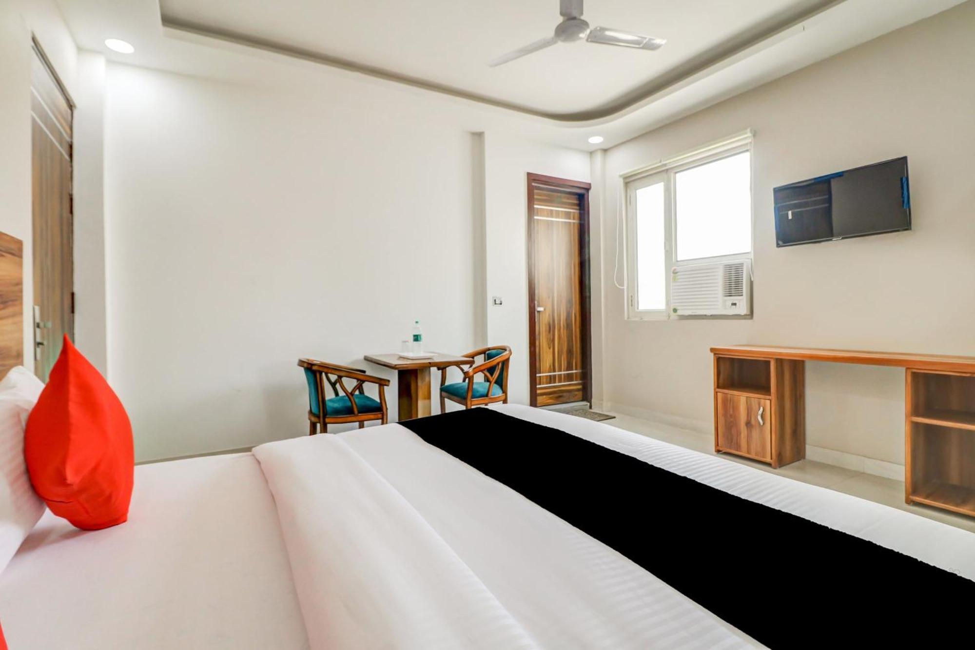Oyo Flagship 80318 Hotel Sai Plaza Near Indira Gandhi International Airport Neu-Delhi Exterior foto