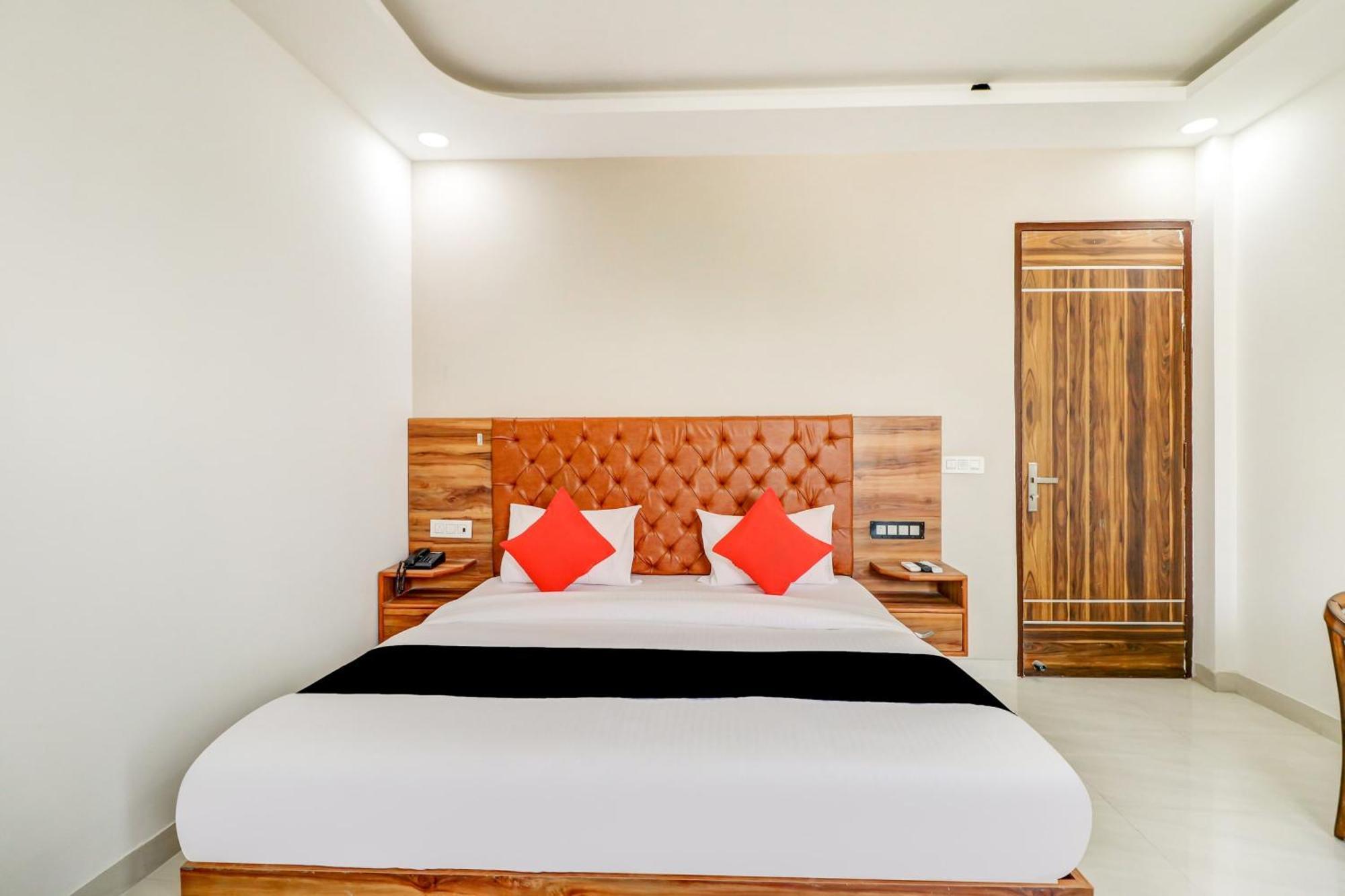 Oyo Flagship 80318 Hotel Sai Plaza Near Indira Gandhi International Airport Neu-Delhi Exterior foto